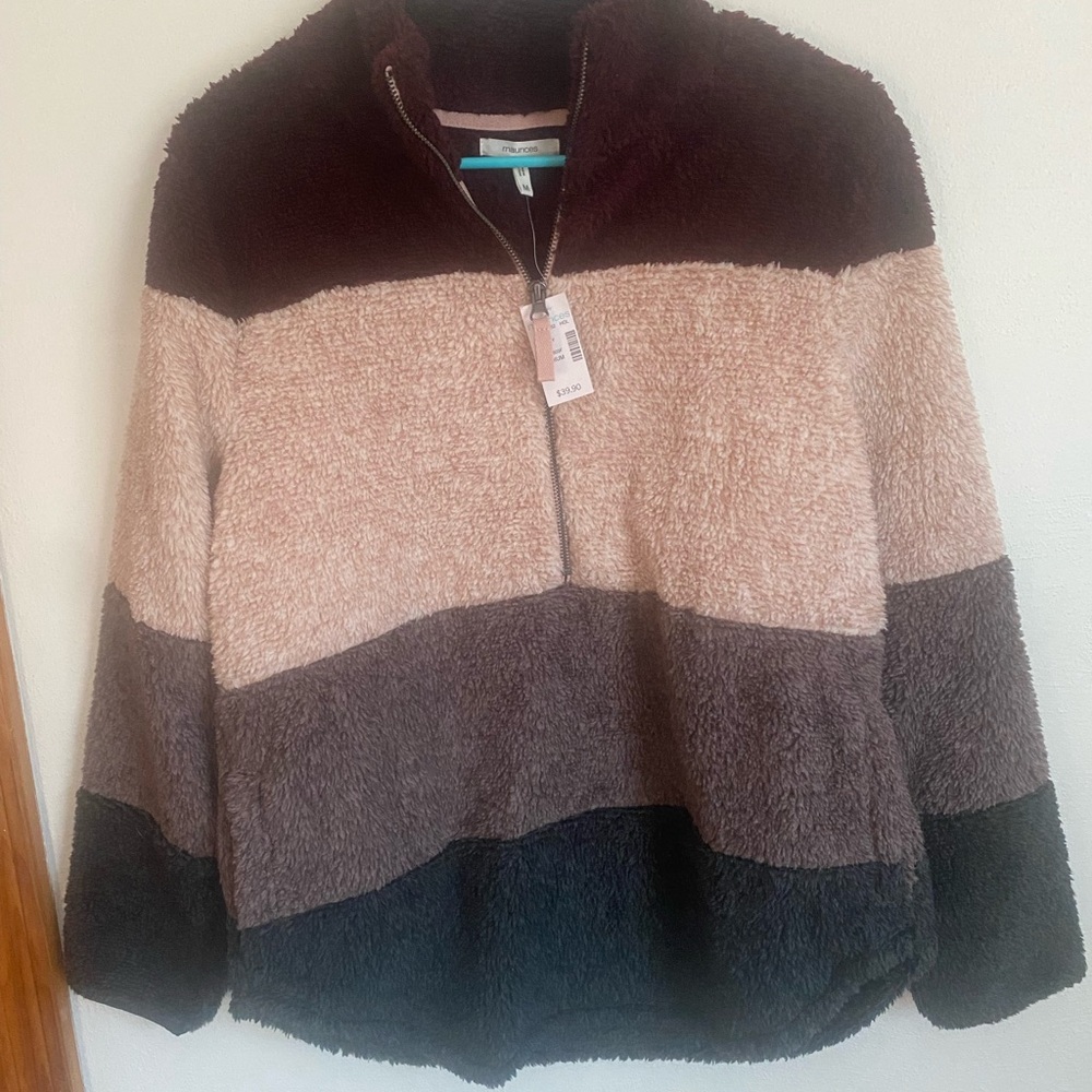Maurice’s quarter zip fleece with pockets. BNWT